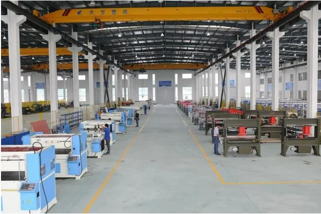 Automatic Receding Head Hydraulic Plastic Cutting Machine